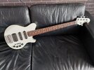 neuwertiger Music Man Reflex 5 HSS Bass