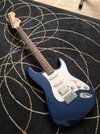 Squier Strat mit Scalloped Fretboard
