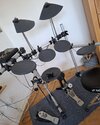 Yamaha DTX500 E-Drumset inkl. Fußpedal und Kick-Pad zu verkaufen.