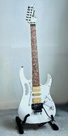 Ibanez JEMJR.jpg
