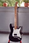 Fender-Strat002-sm.jpg