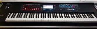 Rloand Fantom 8