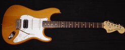 16 Fender Stratocaster Highway 1 HSS.jpg 16 Fender Stratocaster Highway 1 HSS.jpg
