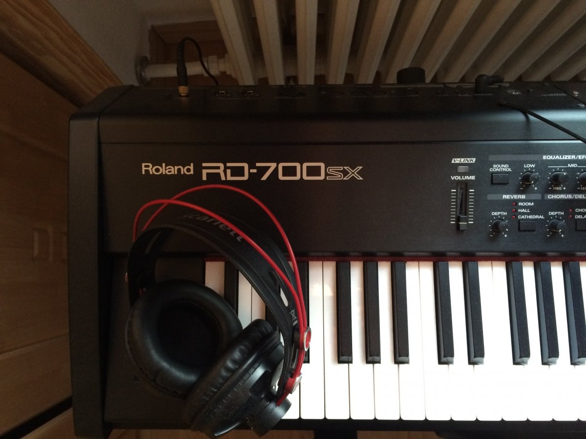 roland rd sx 700