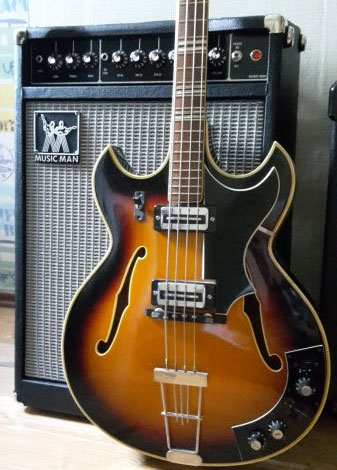 - Semi-Akustik Bass 500/8M Baujahr 1969