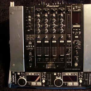 DJ Pult.jpg