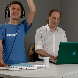 689_th_t_Headphone Surround.jpg