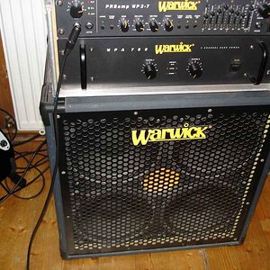 Warwick Bassanlage.jpg