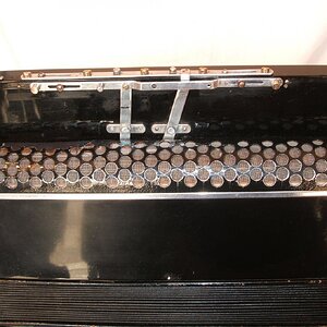 Hohner Artiste V 007.jpg