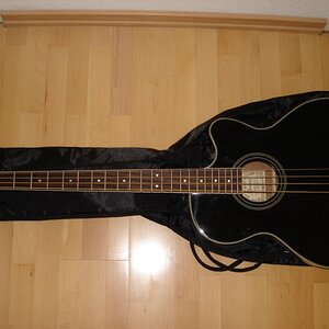 Ibanez Aku-bass.JPG