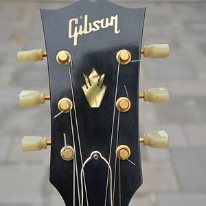 Headstock.jpg