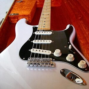 strat black3.JPG