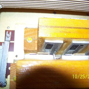 HohnerLuciaIIIP-Stimmzungen-Schrauben 001.JPG