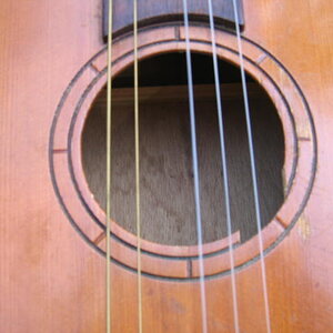 HöfnerKlassik Schallloch.JPG