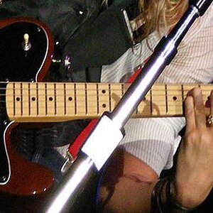 Fender_Telecaster_Deluxe.jpg