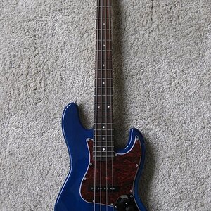 Jack & Danny Jazz-Bass ultrashortscale.JPG