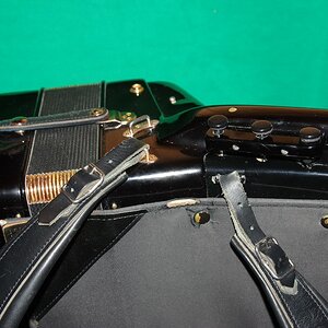 versetzte Gurtaufhängung.JPG