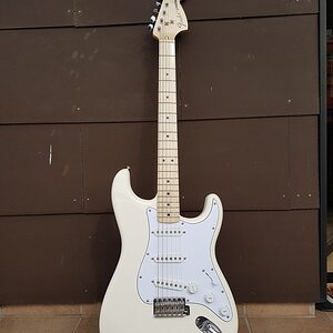 Fender 70s Stratocaster 001_K.jpg