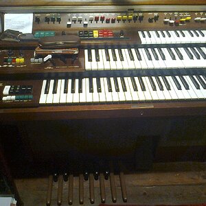 Yamaha Electone DK40C.jpg