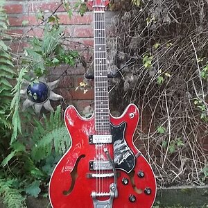 Hagstrom Viking 1 - 1967.JPG