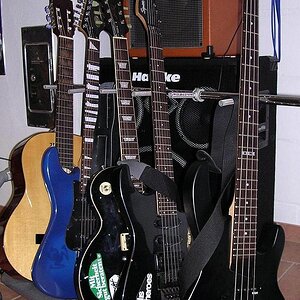 Bass und Gitarren 004 (3).jpg