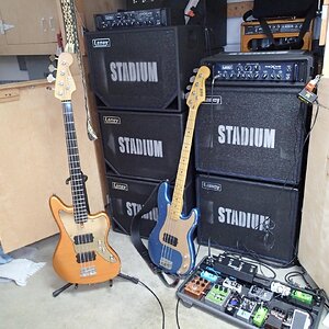 Garry_Gary_Beers_bass_equipment.jpg