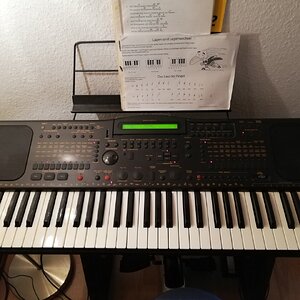 Keyboard KN 1000.jpg