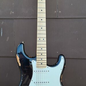 Fender Stratocaster Player Aged 01_K.jpg