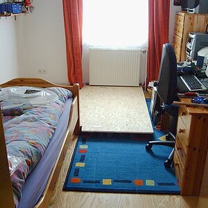 podest mit zimmer.jpg