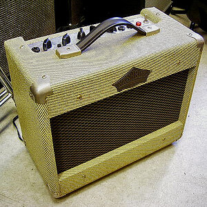 Washburn VGA15 Amp.jpg