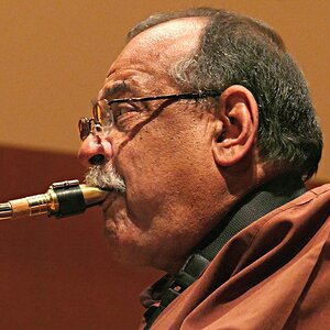 Ernie Watts.jpg