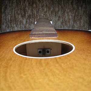 Schraube innen_resized.jpg