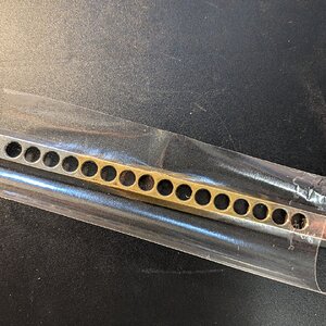 Mundstück mit Folie ungetrimmt.jpg