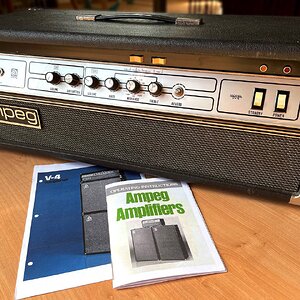 ampeg_03.jpg