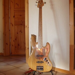 Collins Jazzbass, modifiziert.JPG