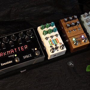 Eventide-Space-Demo-Pedalboard-1400px.jpg