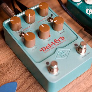 UAFXDelVerb - 1.jpeg