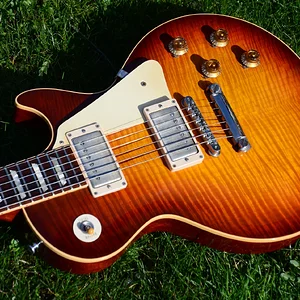 18 Gibson Les Paul Custom Shop R9 Anniversary 2009 99113 rust burst 68.webp