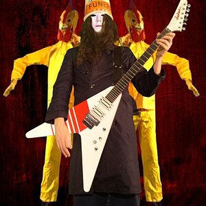 Buckethead Poster/T-Shirt Motiv und zugleich das wohl Hässlichste dazu :-D