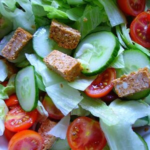 gemischter Salat mit Tofu Rosso