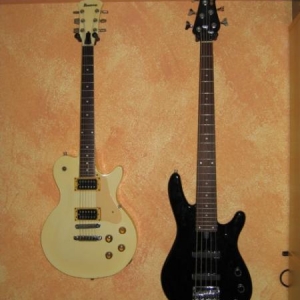 Gitarre und Bass