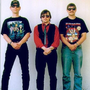BLUEZZ BASTARDZZ - "That lil' ol' ZZ Top cover band from Hamburg..."

Arrested for drivin' while blind in 1998.