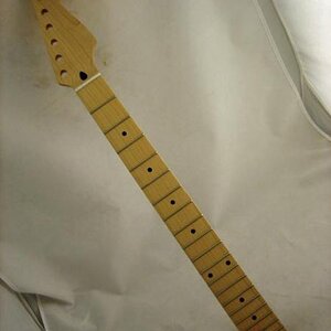 Mighty Mite Ahornhals, Soft V, 9,5 Zoll Radius