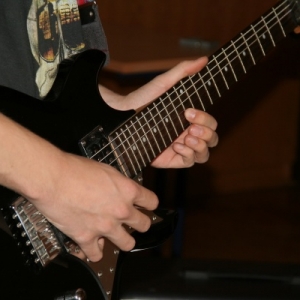 Meine erste Gitarre ^.^