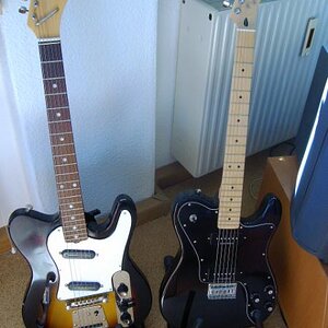 Meine Teles, die nur so aussehen....Iris Jolana 1979 und Squier Custom II P90. Letztere ist wieder gegangen, aber ich weiß jetzt, dass es ein Topinstrument ist, nicht nur für diesen Preis.