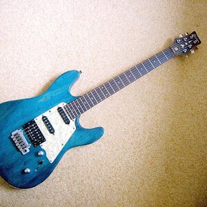 Hatte ich mal. Framus Diablo Pro, geiles Instrument. Konnt ich nicht halten :-(