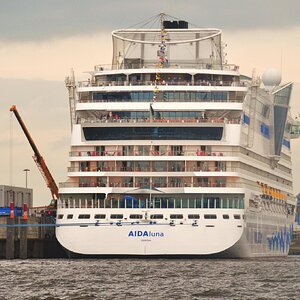 Die AIDAluna am Kreuzfahrterminal