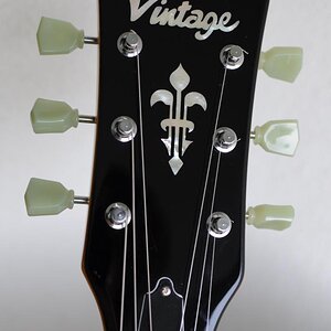 Headstock mit Wilkinson WJ44 Vintage-Mechaniken