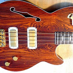 Der Framus Nashville Semi-Acoustic mit Cocobolo-Decke