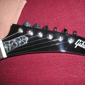 Trussrod Glöckchen passend zum Pickguard